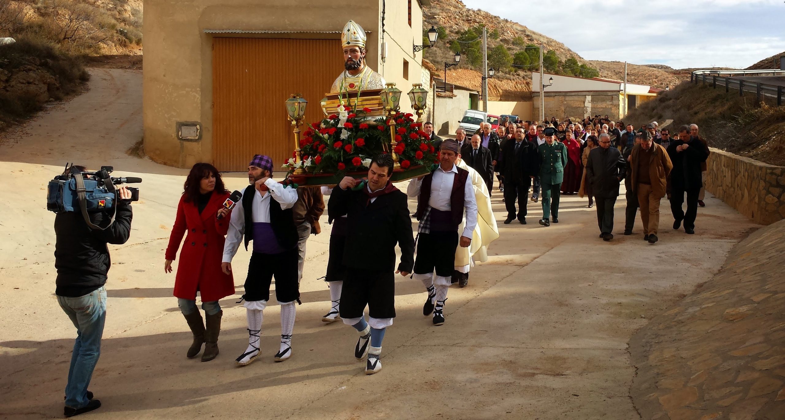 Aragón en Abierto (Aragón TV) cubre la procesión de 2014. >> Pincha para verla en la galería.